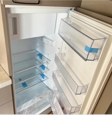 Keuke sta caravan 1koelkast